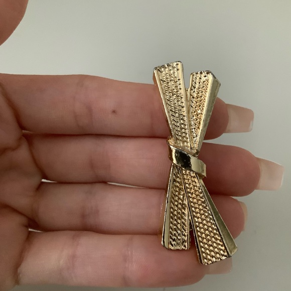 Vintage 90’S GERRY’S Gold X Bow Pin Metal Brooch Lapel Excellent condition - Picture 11 of 11